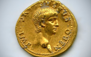<p>При раскопках в Иерусалиме замечена уникальная монета времен императора Нерона</p>  