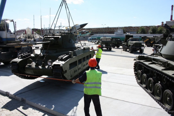 В уральский музей военной техники привезли английские танки  