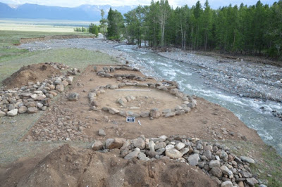 <p>Необычное захоронение, отысканное в Сибири, поставило археологов в тупик</p>  