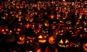 <p>Вятская епархия предложила заменить Хеллоуин гуляниями на День общенародного единства</p>  