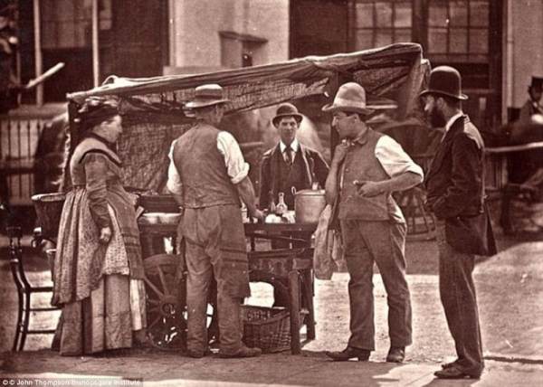 Трубочисты, уличные торговцы и гурьбы попрошаек: Англия 1870-х  