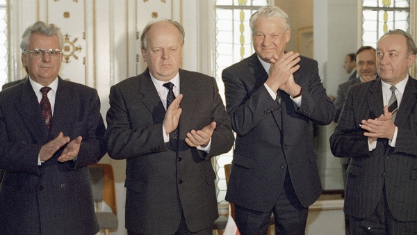 Ельцин отчитался перед Бушем за развал Альянса  