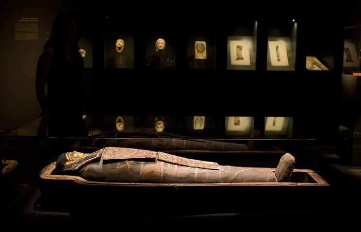 Саркофаг мумии древнеегипетской певицы открылся в Ватикане  