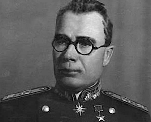 «Сталинский полководец»: как воевал генерал Власов до предательства  