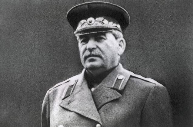 Как Сталин планировал устроиться после сдачи Москвы немцам  