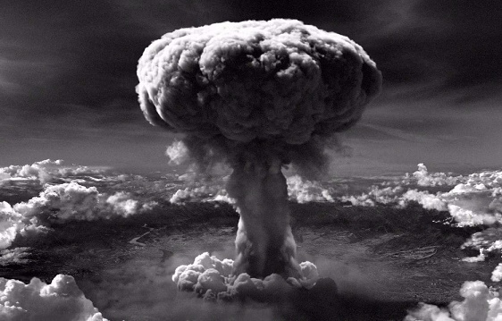 Как уложилась бы история, если бы США не создали атомную бомбу  