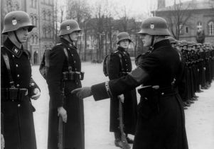 «Грязное ведро Европы»: почему замглавы СС так называл своих солдат  