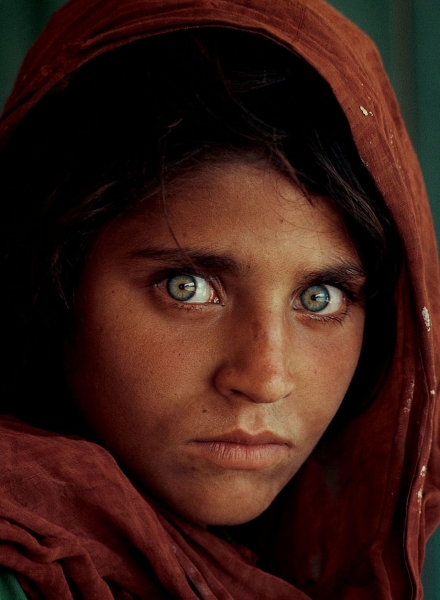 <p>«Афганская девица» с обложки National Geographic арестована в Пакистане</p> 