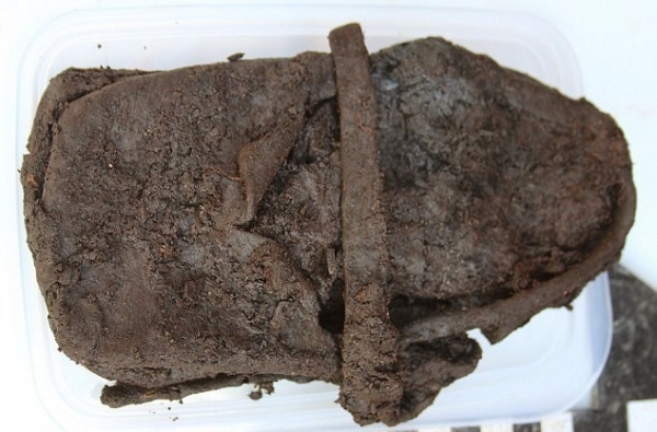 В Великобритании найден 600-летний детский кожаный ботинок  