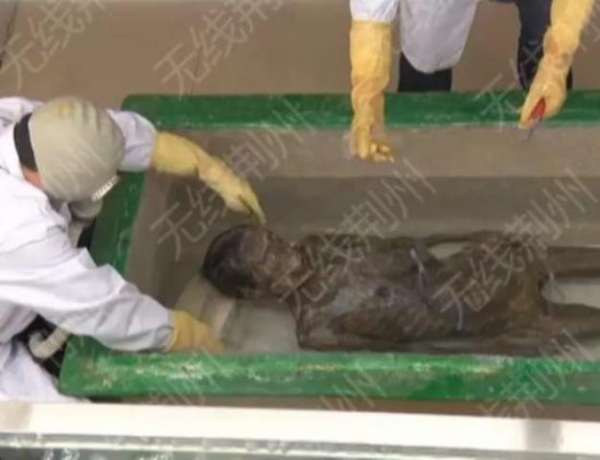 <p>В Китае замечена мумия времен правления династии Мин</p> 
