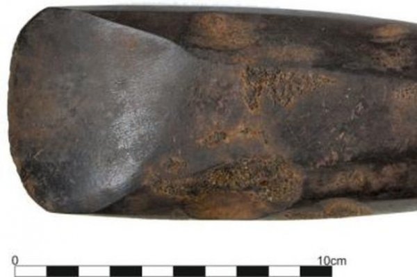 <p>Отыскан древнейший в мире отполированный топор</p> 