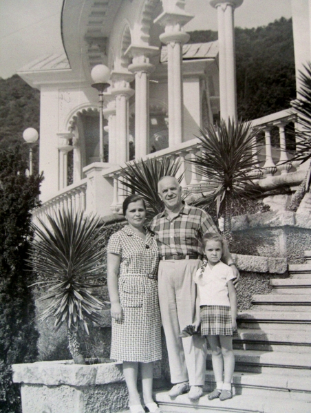 "РГ" публикует снимки из семейных архивов дочерей маршала Жукова 