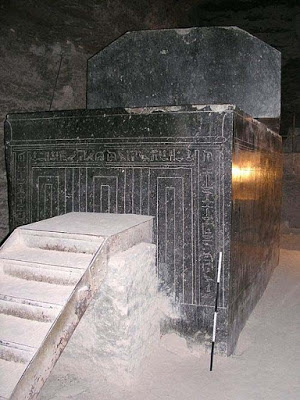 В Египте замечены инопланетные саркофаги  