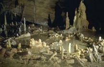 10 древних пещер, какие и сегодня хранят множество загадок 
