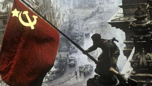 Безоговорочная капитуляция: отчего Запад не может простить Красной армии взятие Берлина  