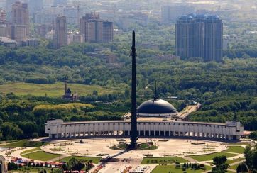 Монумент Победы — самый высокий памятник в России  