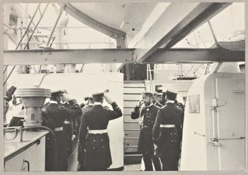 Николай II с братским визитом на крейсере  