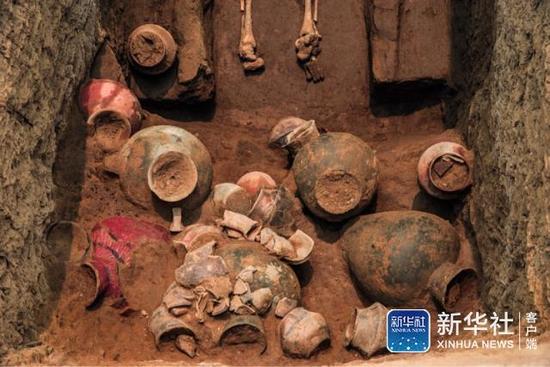Китайские археологи раскопали в зоне города Цзинань останки людей необычно большого роста  