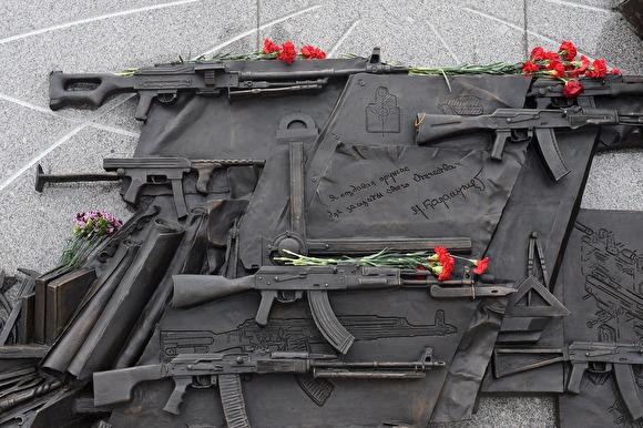 Историк: на монументе Калашникову вместо АК-47 размещена схема немецкой винтовки StG.44  