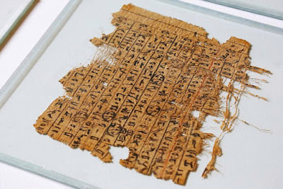 В Египте археологи отыщи папирус с технологией строительства пирамид  
