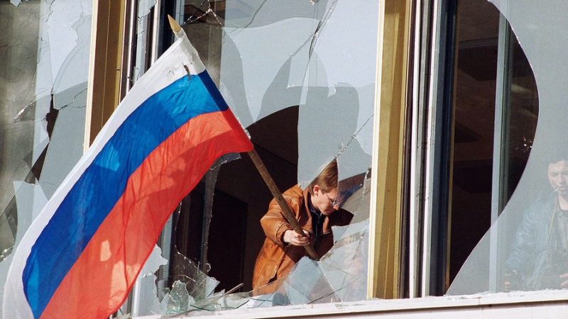 «Содержи депутата»: как Ельцин победил парламент 