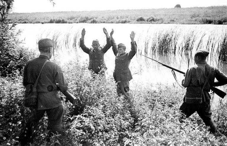 Что кричали при сдаче в плен советские и немецкие бойцы 