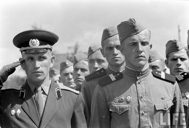 Зачем в 1956 году Георгий Жуков изменил военную конфигурацию в Советской армии 
