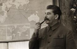 Алая, синяя и зеленая папки: какие документы хранил в них Сталин в Великую Отечественную  