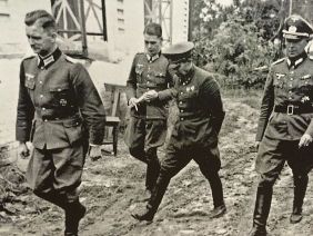 Как немцы поступали с пленными офицерами Алой Армии 
