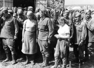 «Алый пожарник» и «самонаказание»: самые страшные пытки советских девушек-военнопленных  