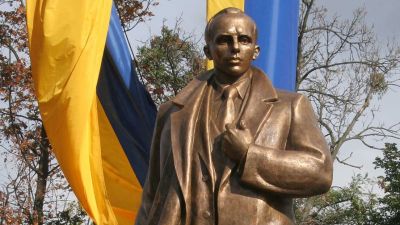 C Бандерой — в Новоиспеченный год: на Украине празднуют юбилей палача 