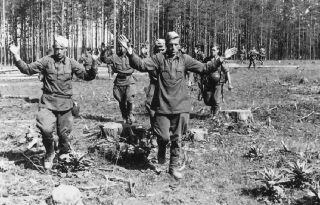 Как советская воля «отучала» красноармейцев сдаваться в плен к немцам  