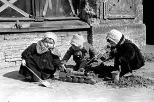 Ребята войны: в каких условиях жили эвакуированные в 1941 году из Москвы ребятишки  