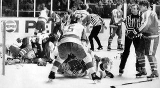 Самый «убойный» матч: когда хоккеистов сборных СССР и Канады разнимала полиция 