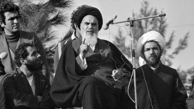Бои в Тегеране: приверженцы Хомейни стреляют в гвардейцев. ОНЛАЙН 