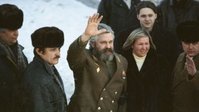 «Немцов позвонил первым»: как амнистировали неприятелей Ельцина 
