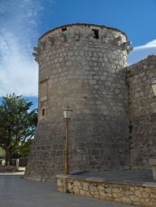 Хорватия: остров Крк и замок Крк  