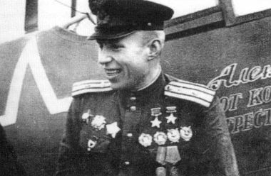 Тринадцатый советский ас. Двукратно Герой Алелюхин отдал авиации полвека 