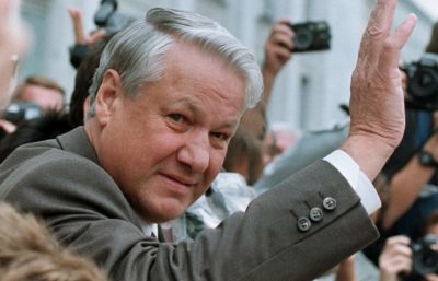 Ельцин подарил россиянам квартиры и независимость  