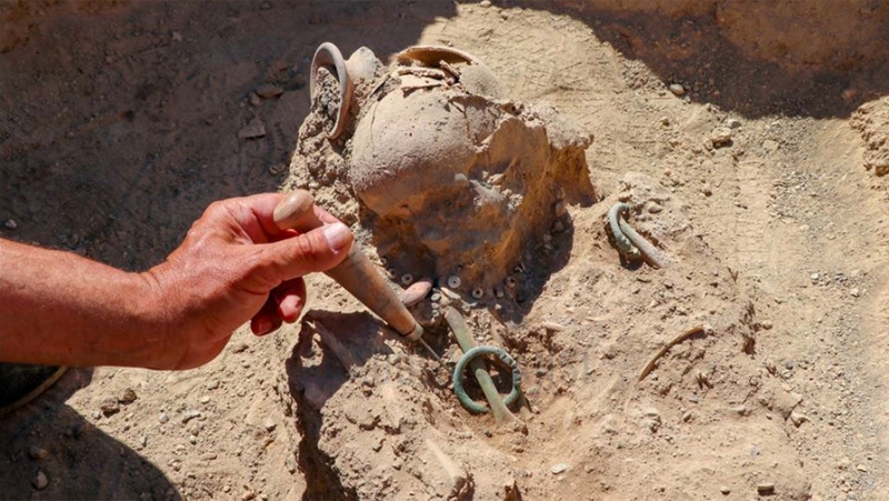 Браслеты с башкой дракона: что нашли в некрополе в Турции 