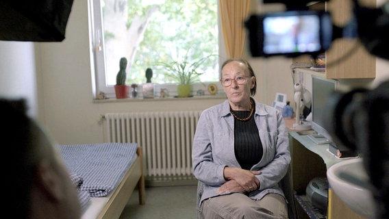 Секреты клиники, где лежит Навальный. Медсестра "Шарите", убившая пять пациентов, может досрочно выйти на свободу  