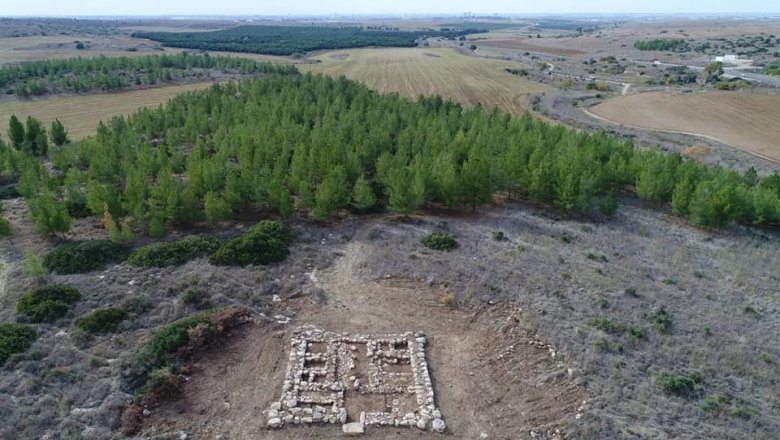 Подростки в Израиле заметили древнюю крепость  