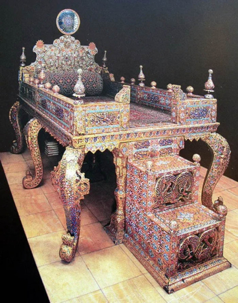 Как выглядел «Павлиний престол» с крупнейшими в мире алмазами - сокровище Великих Моголов, утерянное на рубеже эпох  