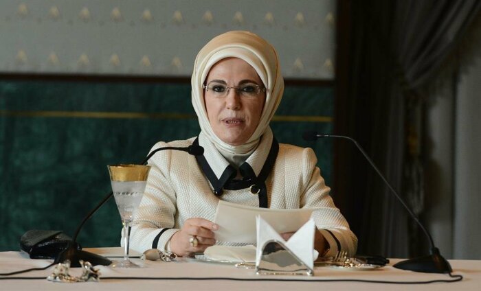 Первая леди Турции: Кто такая Эмине Эрдоган и отчего её упрекают в нескромности  