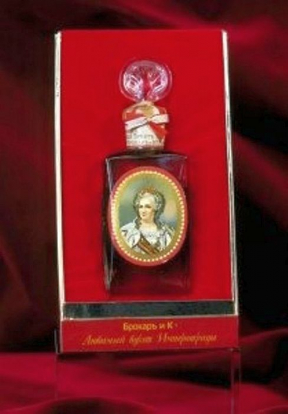 Как показались духи «Красная Москва», ставшие символом достижений советской парфюмерии  