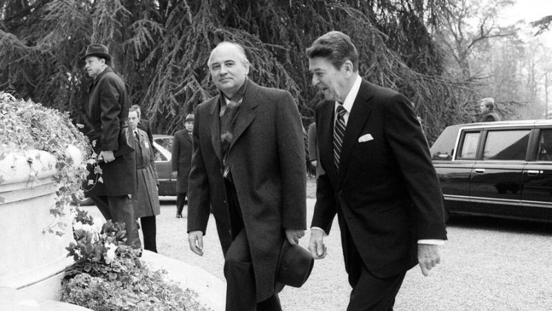 Динозавр и большевик: как Рейган и Горбачев впервые повстречались в Женеве  