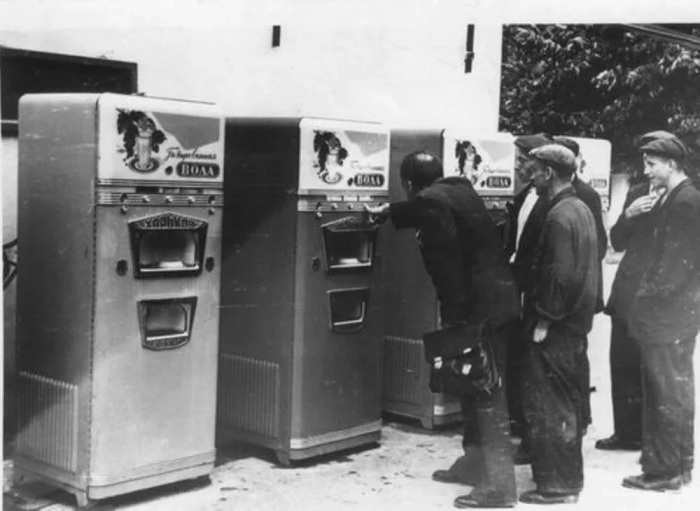 Как в СССР показались автоматы с газировкой, и Какой курьез из-за них случился с Хрущевым в Америке  