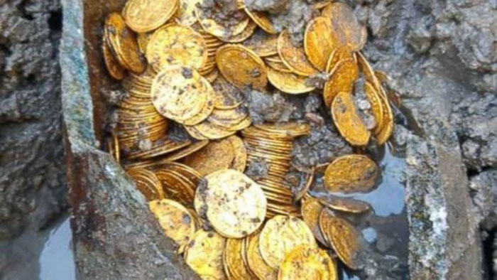 Какие секреты отворила древнеримская амфора с золотом, недавно найденная в Италии  