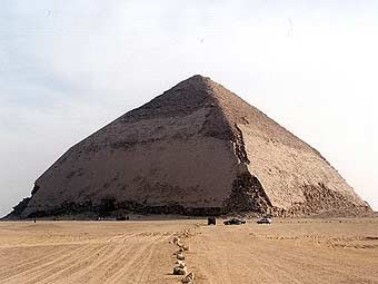<p>В негласном отделе пирамиды фараона найдена мумия инопланетянина</p> 