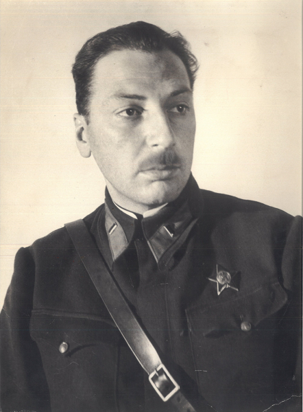 20 февраля 1942 года Леонид Шершер был награжден медалью "За военные заслуги" 